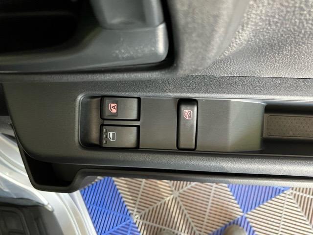 ハイゼットカーゴＤＸ２ＷＤ・ＭＴ車・衝突回避・ＡＭ／ＦＭラジオ・両側スライドドア・エコアイドル・コーナーセンサー・エアコン（佐賀県）の中古車