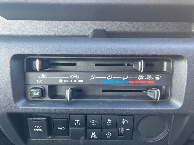 ハイゼットトラックスタンダード 農用スペシャル4WD・MT車・衝突回避・コーナーセンサー・エコアイドル・ラジオ・エアコン(佐賀県)の中古車