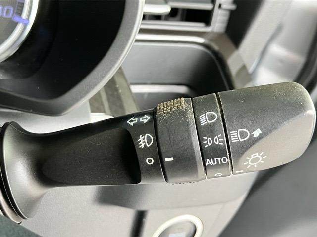 ムーヴカスタム Xリミテッド SAIIICDオーディオ・プッシュボタンスタート・ステアリングスイッチ・オートエアコン・キーフリーシステム・オートハイビーム・アルミホイール・運転席シートヒーター・パワーウィンドウ(佐賀県)の中古車