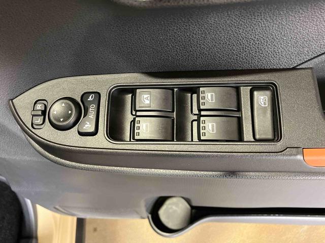 タントファンクロス（車内　消臭・抗菌　処理済）　衝突被害軽減システム　４ＷＤ　両側パワースライドドア　バックカメラ　アルミホイール　キーフリーシステム（新潟県）の中古車