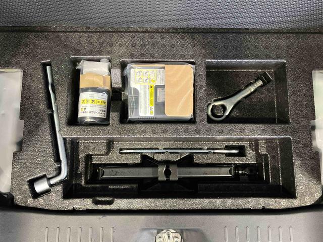 タントカスタムＲＳ　トップエディションリミテッドＳＡIII（車内　消臭・抗菌　処理済）　衝突被害軽減システム　４ＷＤ　両側パワースライドドア　ナビ　パノラマモニター　アルミホイール　キーフリーシステム（新潟県）の中古車