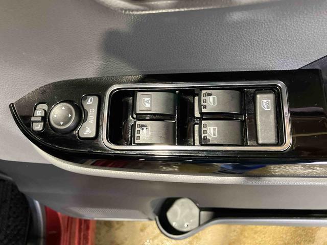 タントカスタムＸセレクション（車内　消臭・抗菌　処理済）　衝突被害軽減システム　４ＷＤ　両側パワースライドドア　ナビ　バックカメラ　アルミホイール　キーフリーシステム（新潟県）の中古車