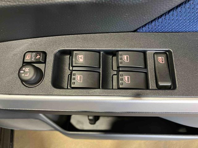 トールカスタムＧ　リミテッドII　ＳＡIII（車内　消臭・抗菌　処理済）　衝突被害軽減システム　４ＷＤ　両側パワースライドドア　クルーズコントロール　ナビ　パノラマモニター　アルミホイール　キーフリーシステム（新潟県）の中古車