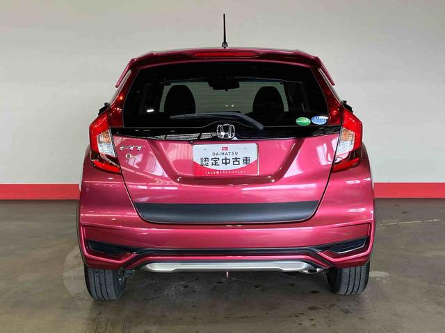 フィット１３Ｇ・Ｌ　ホンダセンシング（車内　消臭・抗菌　処理済）　衝突被害軽減システム　４ＷＤ　ナビ　バックカメラ　アルミホイール　スマートキー（新潟県）の中古車