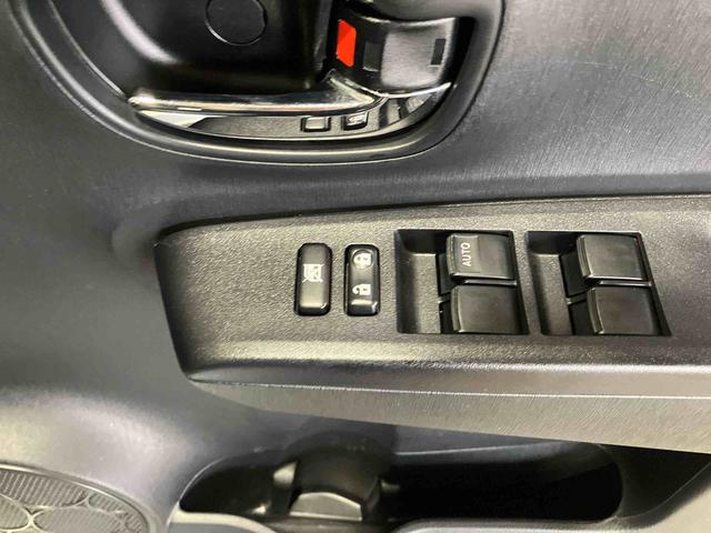 ヴィッツＵ（車内　消臭・抗菌　処理済）　４ＷＤ　ナビ　スマートキー（新潟県）の中古車