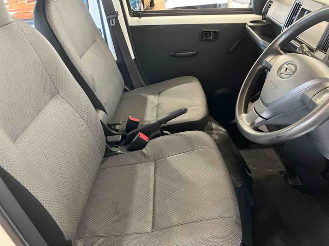 ハイゼットカーゴスペシャル（車内　消臭・抗菌　処理済）　４ＷＤ　両側スライドドア　ナビ（新潟県）の中古車