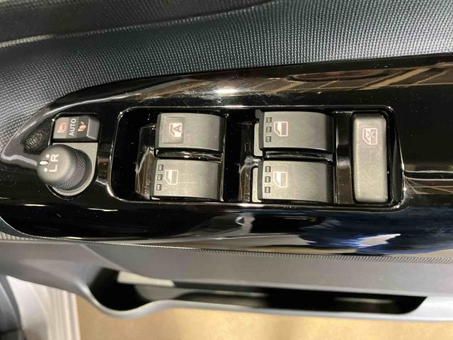 ムーヴキャンバスＸブラックインテリアリミテッド　ＳＡIII（車内　消臭・抗菌　処理済）　衝突被害軽減システム　両側パワースライドドア　ナビ　パノラマモニター　アルミホイール　キーフリーシステム（新潟県）の中古車