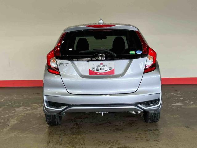 フィット１３Ｇ・Ｌ　ホンダセンシング（車内　消臭・抗菌　処理済）　衝突被害軽減システム　４ＷＤ　ナビ　バックカメラ　アダプティブクルーズコントロール（新潟県）の中古車