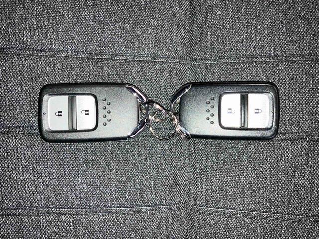 フィットｅ：ＨＥＶホーム（車内　消臭・抗菌　処理済）　衝突被害軽減システム　アダプティブクルーズコントロール　ナビ　バックカメラ　スマートキー（新潟県）の中古車