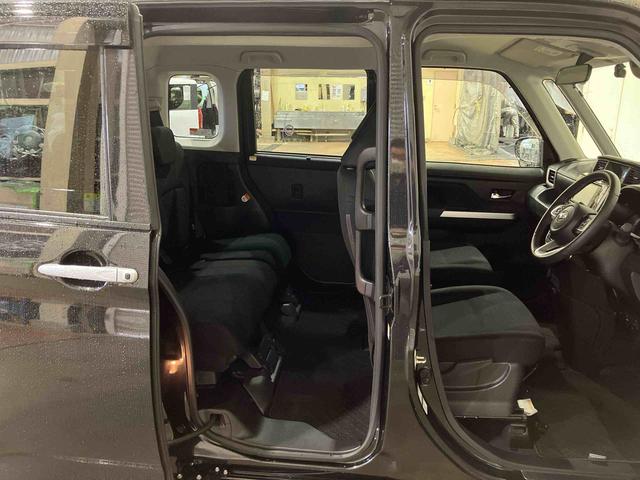 トールカスタムＧ（車内　消臭・抗菌　処理済）　衝突被害軽減システム　４ＷＤ　両側パワースライドドア　ナビ　パノラマモニター　アルミホイール　キーフリーシステム（新潟県）の中古車