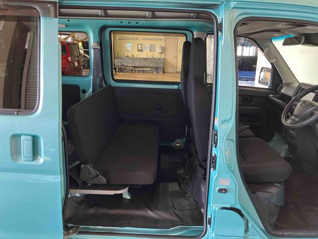 ハイゼットカーゴデラックスＳＡIII（車内　消臭・抗菌　処理済）　衝突被害軽減システム　４ＷＤ　両側スライドドア　バックカメラ　キーレスエントリー（新潟県）の中古車