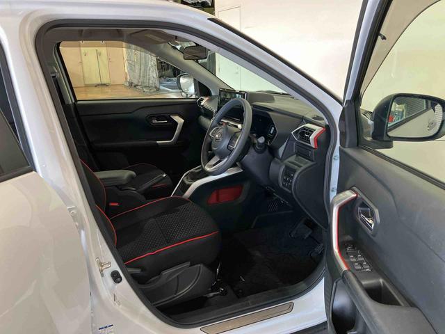 ロッキーＸ（車内　消臭・抗菌　処理済）　衝突被害軽減システム　４ＷＤ　ナビ　パノラマモニター　アルミホイール　キーフリーシステム（新潟県）の中古車