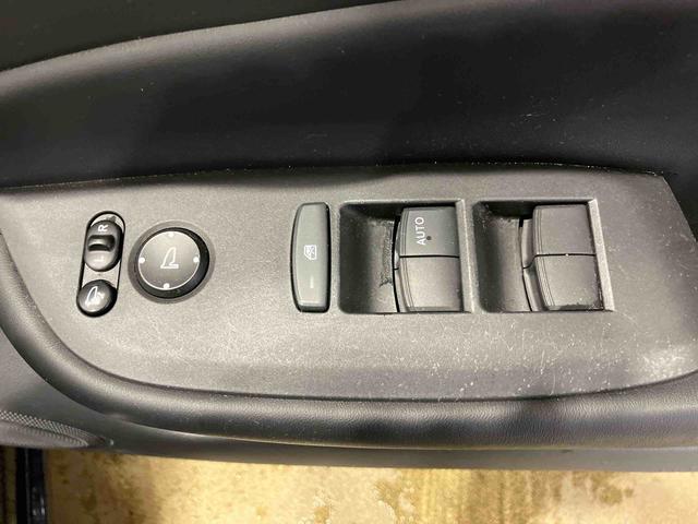 フィットホーム(車内 消臭・抗菌 処理済) 衝突被害軽減システム 4WD ナビ バックカメラ スマートキー(新潟県)の中古車