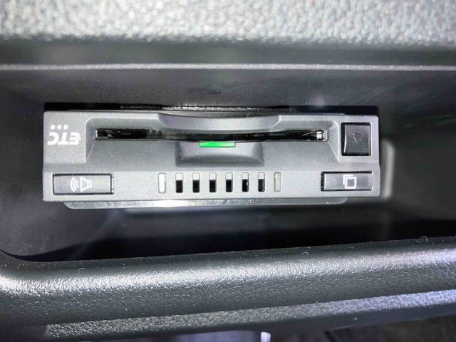 ムーヴＧ（車内　消臭・抗菌　処理済）　衝突被害軽減システム　４ＷＤ　片側パワースライドドア　ナビ　バックカメラ　アルミホイール　キーフリーシステム（新潟県）の中古車