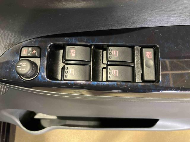 タントカスタムＸ　トップエディションＳＡIII（車内　消臭・抗菌　処理済）　衝突被害軽減システム　片側パワースライドドア　ナビ　バックカメラ　アルミホイール　キーフリーシステム（新潟県）の中古車