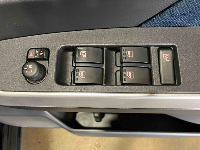 トールカスタムＧ（車内　消臭・抗菌　処理済）　衝突被害軽減システム　４ＷＤ　両側パワースライドドア　ナビ　バックカメラ　アルミホイール　キーフリーシステム（新潟県）の中古車