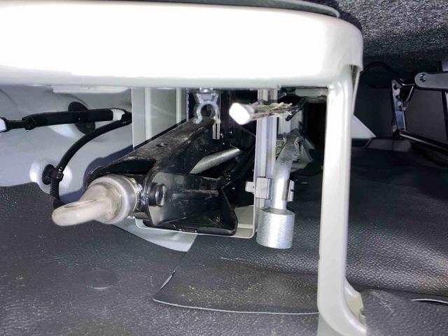 ハイゼットカーゴＤＸ（車内　消臭・抗菌　処理済）　衝突被害軽減システム　４ＷＤ　両側スライドドア　キーレスエントリー（新潟県）の中古車