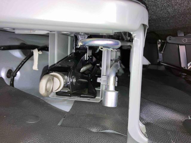 ハイゼットカーゴＤＸ（車内　消臭・抗菌　処理済）　衝突被害軽減システム　４ＷＤ　両側スライドドア　キーレスエントリー（新潟県）の中古車