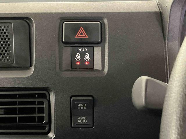 ハイゼットカーゴＤＸ（車内　消臭・抗菌　処理済）　衝突被害軽減システム　４ＷＤ　両側スライドドア　キーレスエントリー（新潟県）の中古車