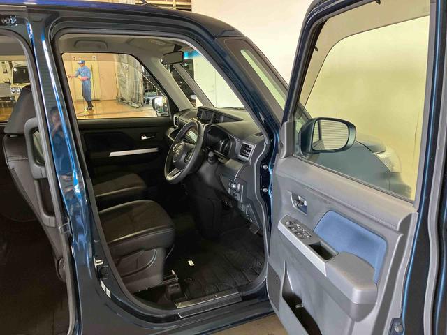 トールカスタムＧ（車内　消臭・抗菌　処理済）　衝突被害軽減システム　４ＷＤ　両側パワースライドドア　ナビ　パノラマモニター　アルミホイール　キーフリーシステム（新潟県）の中古車