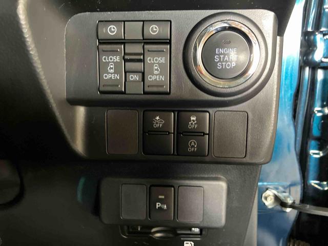 トールカスタムＧ（車内　消臭・抗菌　処理済）　衝突被害軽減システム　４ＷＤ　両側パワースライドドア　ナビ　パノラマモニター　アルミホイール　キーフリーシステム（新潟県）の中古車