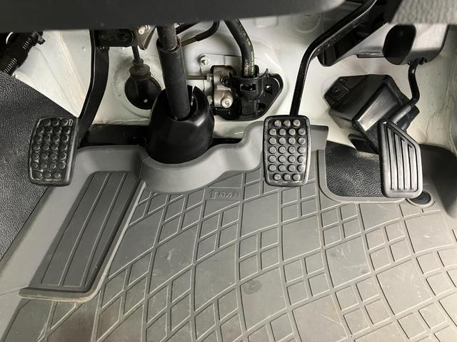 ハイゼットトラックエクストラＳＡIIIｔワンオーナー　ＭＴ　４ＷＤ　ＣＤチューナー　作業灯　スマアシＩＩＩｔ　ラバーマット　キーレスエントリーハロゲンヘッドライト　取扱説明書　メンテナンスノート（香川県）の中古車