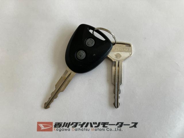ハイゼットトラックエクストラＳＡIIIｔワンオーナー　ＭＴ　４ＷＤ　ＣＤチューナー　作業灯　スマアシＩＩＩｔ　ラバーマット　キーレスエントリーハロゲンヘッドライト　取扱説明書　メンテナンスノート（香川県）の中古車