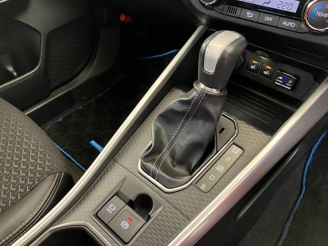 ロッキープレミアムＧ　ＨＥＶワンオーナー　純正ナビ　純正ＥＴＣ　純正ドライブレコーダー　パノラマモニター　運転席・助手席シートヒーター　アダプティブクルーズコントロール　純正１７インチアルミホイール　電動パーキングブレーキ（香川県）の中古車