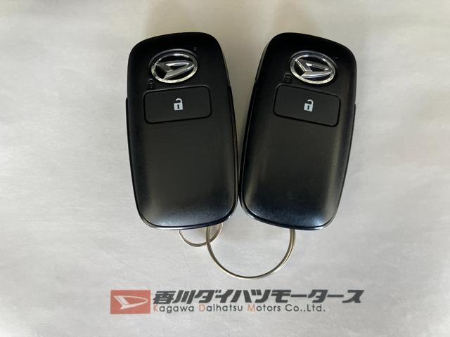 ロッキープレミアムＧ　ＨＥＶワンオーナー　純正ナビ　純正ＥＴＣ　純正ドライブレコーダー　パノラマモニター　運転席・助手席シートヒーター　アダプティブクルーズコントロール　純正１７インチアルミホイール　電動パーキングブレーキ（香川県）の中古車