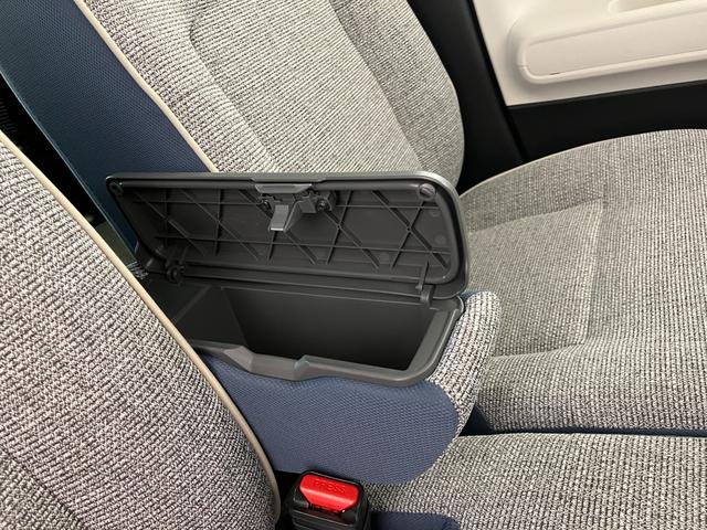 ムーヴキャンバスストライプスＧワンオーナー　バックモニター対応カメラ　両側パワースライドドア　ベンチシート　運転席・助手席シートヒーター　ホッとカップホルダー　置きラクボックス　ＬＥＤヘッドランプ　電動パーキングブレーキ（香川県）の中古車