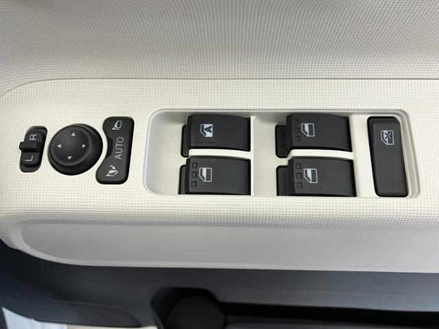 ムーヴキャンバスストライプスＧワンオーナー　バックモニター対応カメラ　両側パワースライドドア　ベンチシート　運転席・助手席シートヒーター　ホッとカップホルダー　置きラクボックス　ＬＥＤヘッドランプ　電動パーキングブレーキ（香川県）の中古車