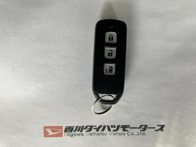 Ｎ−ＢＯＸカスタムＧ・Ｌパッケージ社外ナビ　純正ＥＴＣ　バックモニター　左側パワースライドドア　ベンチシート　スマートキー　ＨＩＤ　オートライト　電動格納ミラー　純正１４インチアルミホイール　取扱説明書　メンテナンスノート（香川県）の中古車