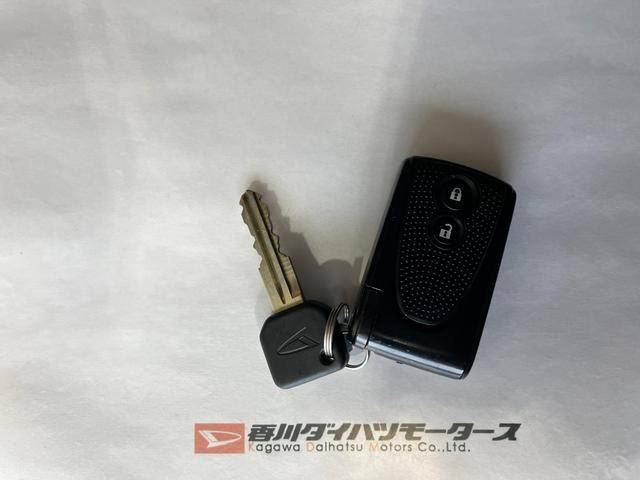 ムーヴカスタム　Ｘ純正ナビ　純正ＥＴＣ　ベンチシート　純正１４インチアルミホイール　アイドリングストップ　スマートキー　ハロゲンヘッドライト　オートライト　取扱説明書　メンテナンスノート（香川県）の中古車