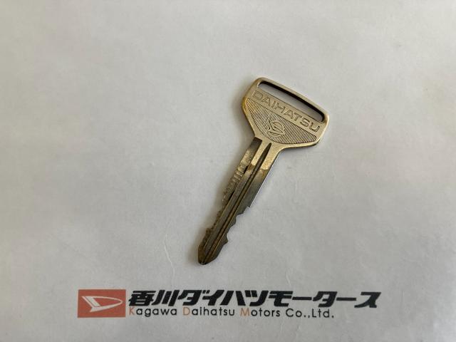 ハイゼットトラックスタンダード　農用スペシャルワンオーナー　４ＷＤ　ＭＴ　作業灯　ＡＭ／ＦＭラジオ　ラバーマット　バイザー　取扱説明書　メンテナンスノート（香川県）の中古車
