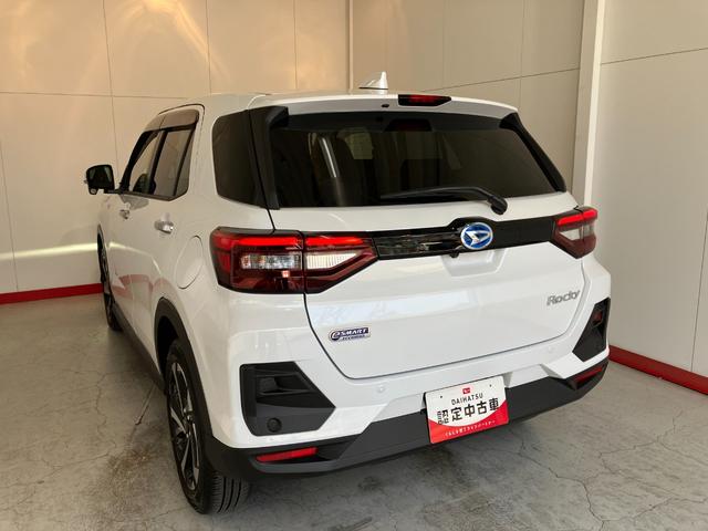 ロッキープレミアムＧ　ＨＥＶワンオーナー　パノラマモニター対応カメラ　アダプティブクルーズコントロール　電動パーキングブレーキ　運転席・助手席シートヒーター　ＬＥＤヘッドランプ　純正１７インチアルミホイール　スマートキー（香川県）の中古車