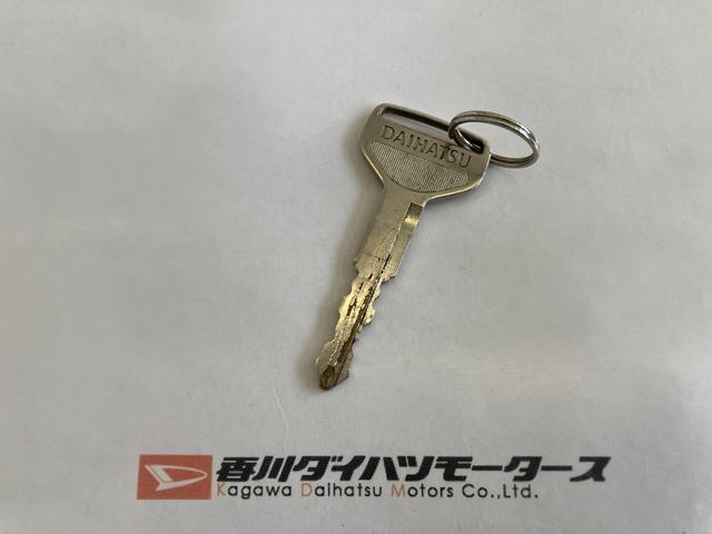 ハイゼットトラックエアコン・パワステ　スペシャルワンオーナー　ＡＭ／ＦＭラジオ　作業灯　ハロゲンヘッドライト　取扱説明書　メンテナンスノート（香川県）の中古車