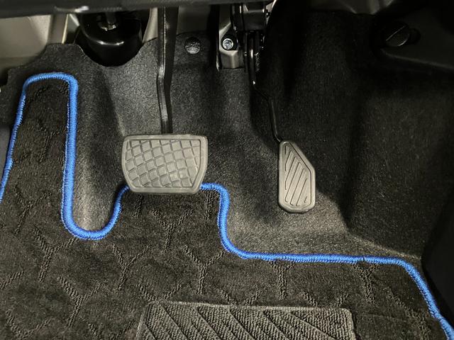 ロッキープレミアムＧ　ＨＥＶワンオーナー　パノラマモニター対応カメラ　アダプティブクルーズコントロール　運転席・助手席シートヒーター　電動パーキングブレーキ　オートブレーキホールド　純正１７インチアルミホイール　スマートキー（香川県）の中古車