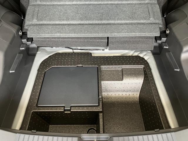 ロッキープレミアムＧ　ＨＥＶワンオーナー　パノラマモニター対応カメラ　アダプティブクルーズコントロール　電動パーキングブレーキ　オートブレーキホールド　運転席・助手席シートヒーター　純正１７インチアルミホイール　スマートキー（香川県）の中古車