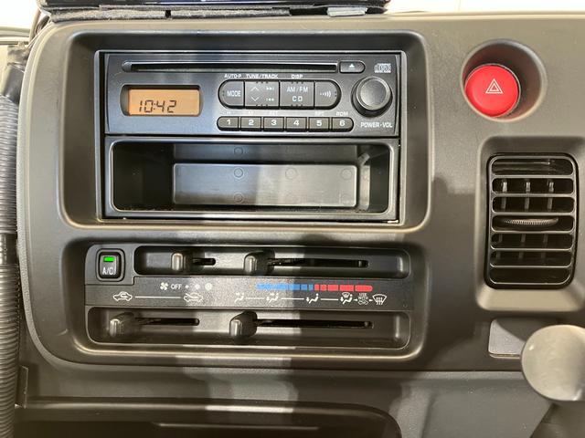 ハイゼットトラックエアコン・パワステスペシャルＶＳワンオーナー　作業灯　ハロゲンヘッドライト　ＣＤチューナー　ラバーマット　バイザー　取扱説明書　メンテナンスノート（香川県）の中古車