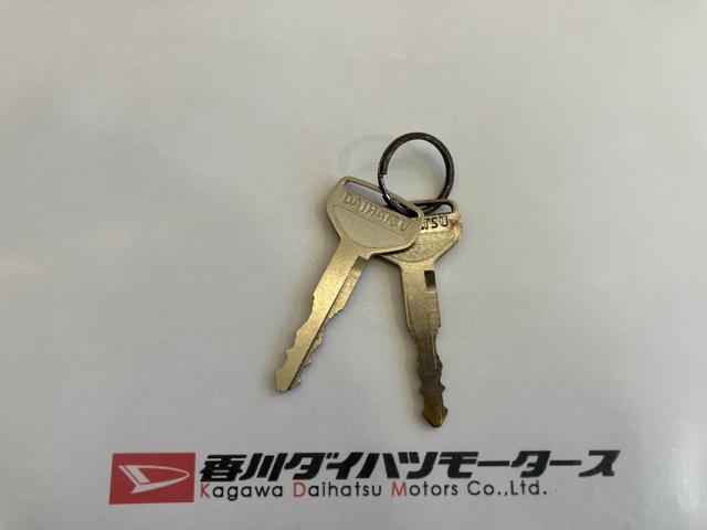 ハイゼットトラックエアコン・パワステスペシャルＶＳワンオーナー　作業灯　ハロゲンヘッドライト　ＣＤチューナー　ラバーマット　バイザー　取扱説明書　メンテナンスノート（香川県）の中古車