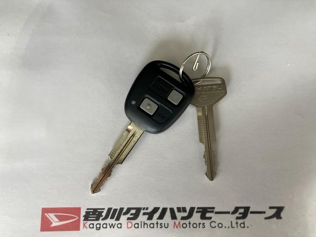 ムーヴラテＸＣＤ　ＭＤ　キーレスエントリー　電動格納ミラー　カーペットマット　バイザー　取扱説明書　メンテナンスノート（香川県）の中古車