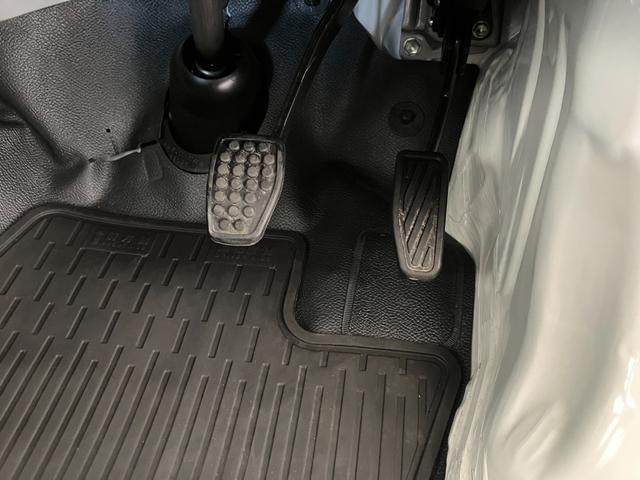 ハイゼットカーゴスペシャルワンオーナー　両側スライドドア　ＡＭ／ＦＭラジオ　ハロゲンヘッドライト　オートライト　オートマチックハイビーム　アイドリングストップ　ゴムマット　バイザー　取扱説明書　メンテナンスノート　スマアシ（香川県）の中古車