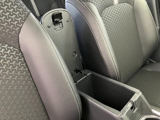 ロッキープレミアムＧ　ＨＥＶワンオーナー　パノラマモニター対応カメラ　アダプティブクルーズコントロール　運転席・助手席シートヒーター　純正１７インチアルミホイール　電動パーキングブレーキ　オートブレーキホールド　スマアシ（香川県）の中古車