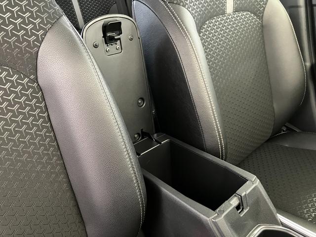 ロッキープレミアムＧ　ＨＥＶワンオーナー　パノラマモニター対応カメラ　アダプティブクルーズコントロール　運転席・助手席シートヒーター　純正１７インチアルミホイール　電動パーキングブレーキ　オートブレーキホールド　スマアシ（香川県）の中古車