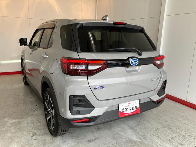 ロッキープレミアムＧ　ＨＥＶワンオーナー　パノラマモニター対応カメラ　アダプティブクルーズコントロール　運転席・助手席シートヒーター　純正１７インチアルミホイール　電動パーキングブレーキ　オートブレーキホールド　スマアシ（香川県）の中古車