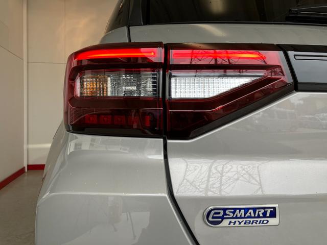 ロッキープレミアムＧ　ＨＥＶワンオーナー　パノラマモニター対応カメラ　アダプティブクルーズコントロール　運転席・助手席シートヒーター　純正１７インチアルミホイール　電動パーキングブレーキ　オートブレーキホールド　スマアシ（香川県）の中古車
