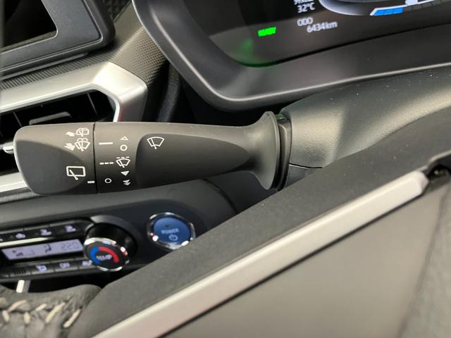 ロッキープレミアムＧ　ＨＥＶワンオーナー　パノラマモニター対応カメラ　アダプティブクルーズコントロール　運転席・助手席シートヒーター　純正１７インチアルミホイール　電動パーキングブレーキ　オートブレーキホールド　スマアシ（香川県）の中古車