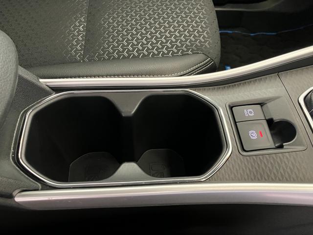 ロッキープレミアムＧ　ＨＥＶワンオーナー　パノラマモニター対応カメラ　アダプティブクルーズコントロール　運転席・助手席シートヒーター　純正１７インチアルミホイール　電動パーキングブレーキ　オートブレーキホールド　スマアシ（香川県）の中古車