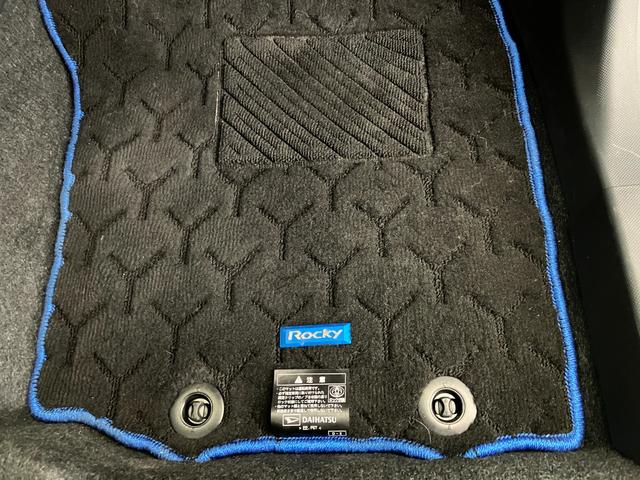 ロッキープレミアムＧ　ＨＥＶワンオーナー　パノラマモニター対応カメラ　アダプティブクルーズコントロール　運転席・助手席シートヒーター　純正１７インチアルミホイール　電動パーキングブレーキ　オートブレーキホールド　スマアシ（香川県）の中古車