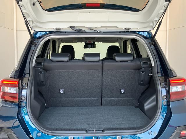 ロッキープレミアムＧ　ＨＥＶワンオーナー　パノラマモニター対応カメラ　アダプティブクルーズコントロール　運転席・助手席シートヒーター　純正１７インチアルミホイール　電動パーキングブレーキ　オートブレーキホールド　スマアシ（香川県）の中古車